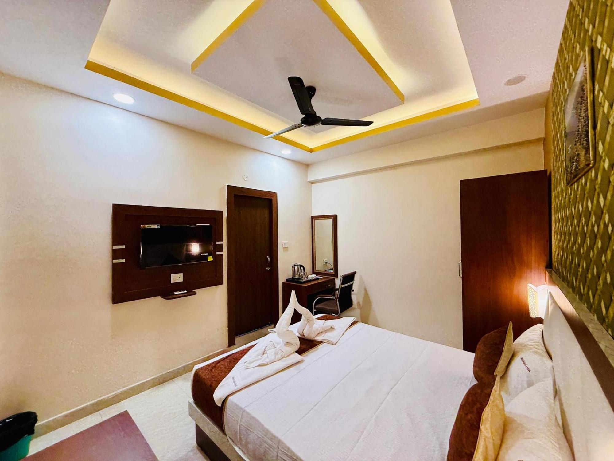Hotel Golden Crystal Patna  Exterior foto