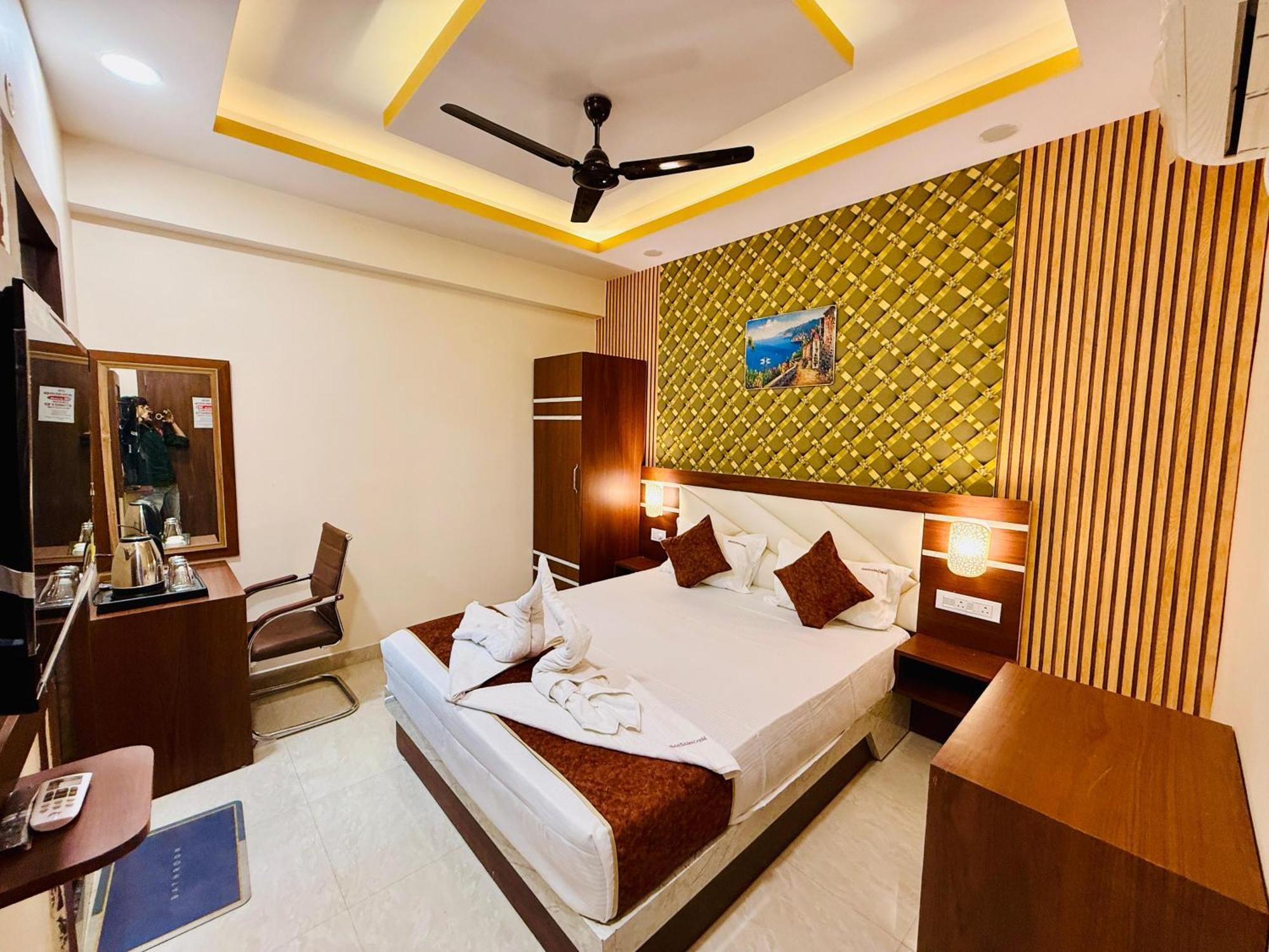 Hotel Golden Crystal Patna  Quarto foto